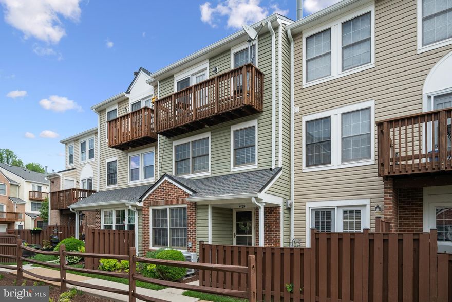 Welcome to this spacious 3-bedroom, 2.5-bath, 3-level townhome-style condo in the beautiful Somerset at Westridge community!

The main level features a bright and airy living room that flows seamlessly into the dining area and kitchen, complete with hardwood floors. A cozy family room with a fireplace opens to a private patio—perfect for relaxing or entertaining.

Upstairs, you'll find three generously sized bedrooms. The entire third floor is dedicated to the luxurious owner's suite, offering an ensuite bath with double vanities, a stand-in shower, a second fireplace, and a private balcony.

Laundry is conveniently located on the bedroom level.

Enjoy fantastic community amenities including scenic trails, an outdoor pool, tennis courts, playgrounds, and lake access. Great location—close to shopping, dining, and more!