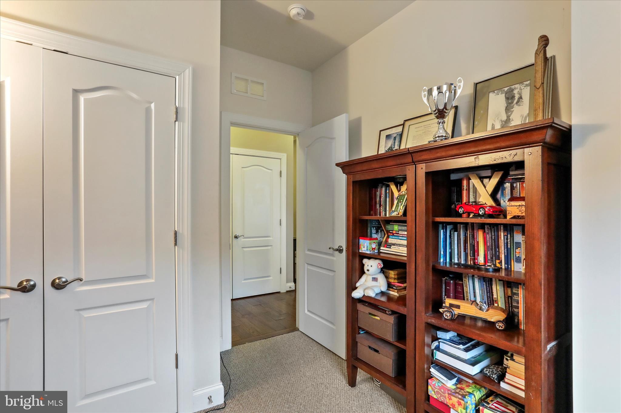 MAXWELL SQUARE - Residential