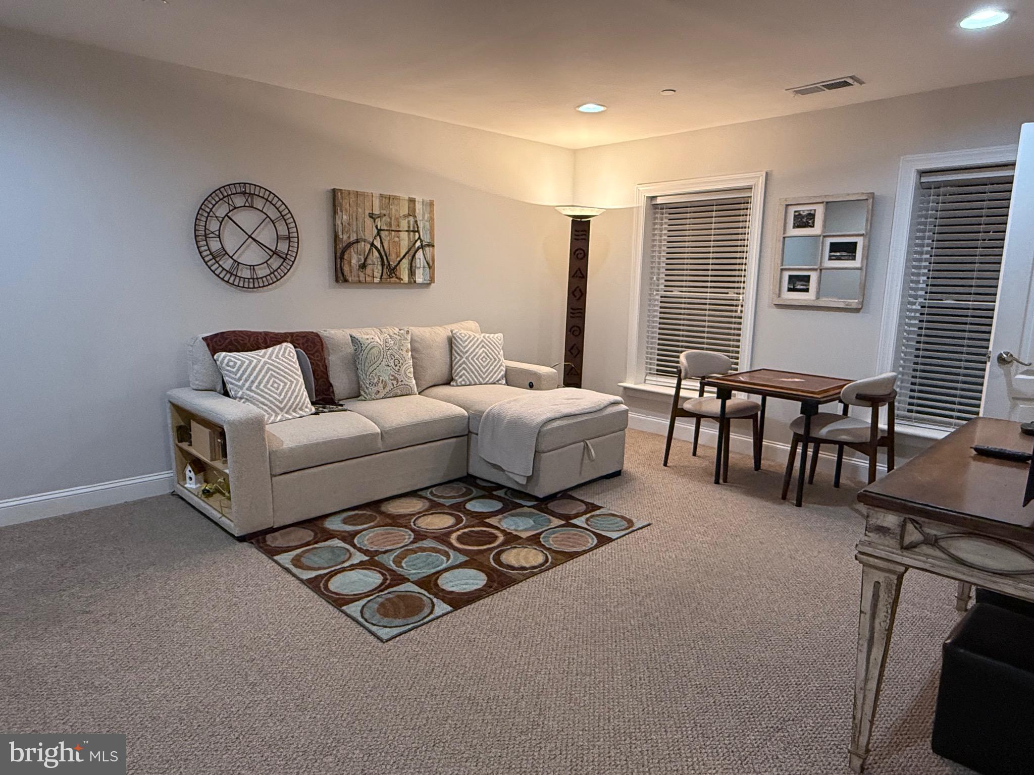 MAXWELL SQUARE - Residential