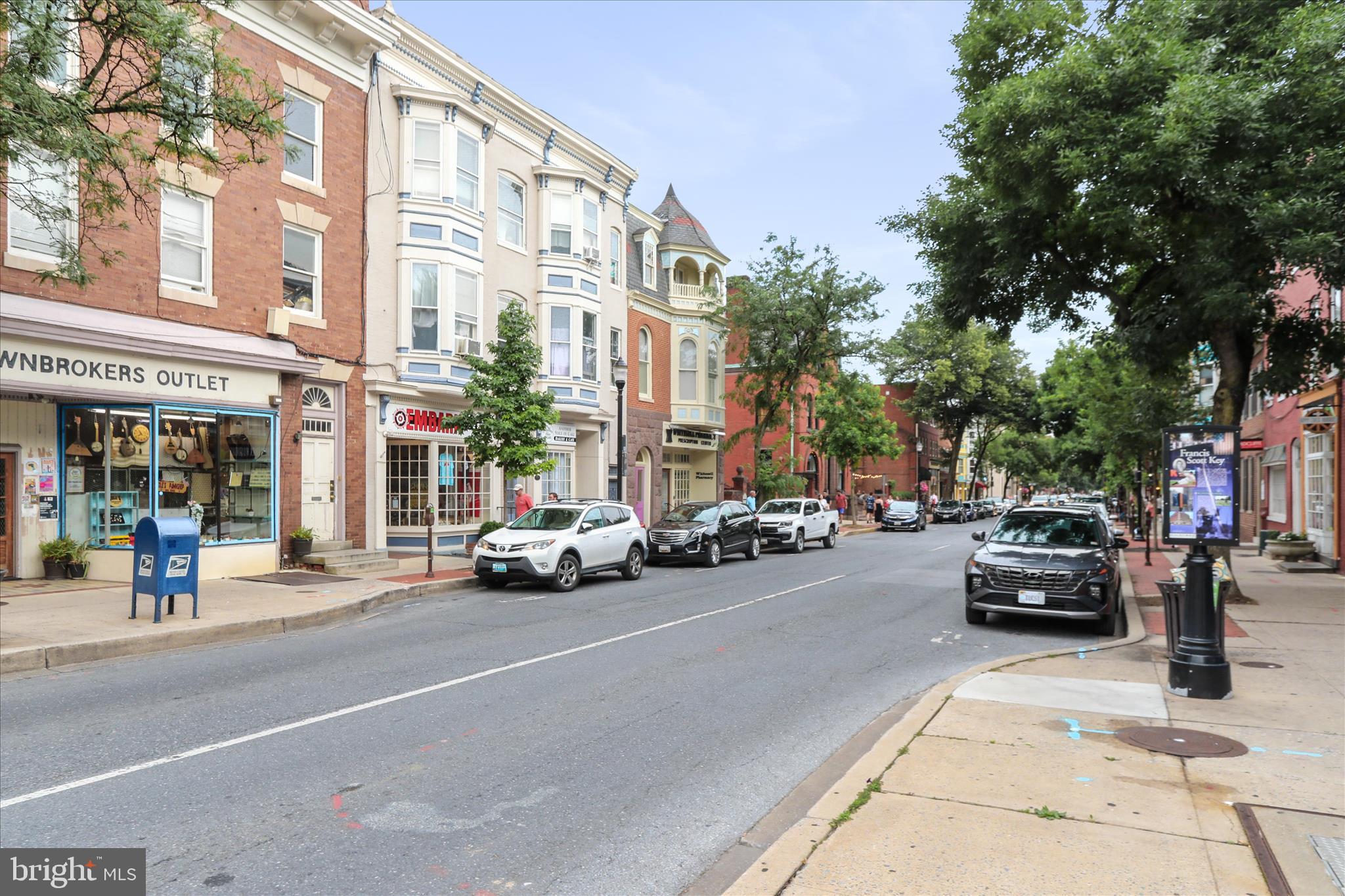 MAXWELL SQUARE - Residential