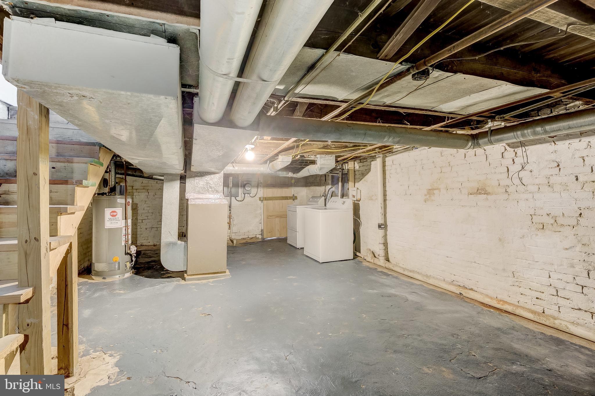 WOODBOURNE HEIGHTS - Residential Lease