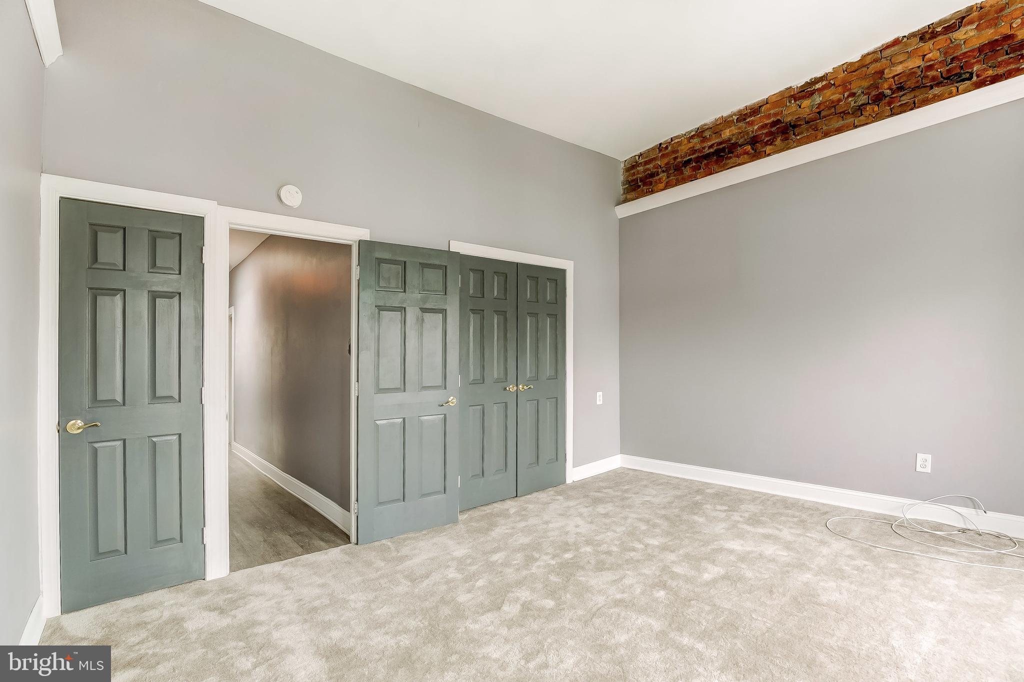 WOODBOURNE HEIGHTS - Residential Lease