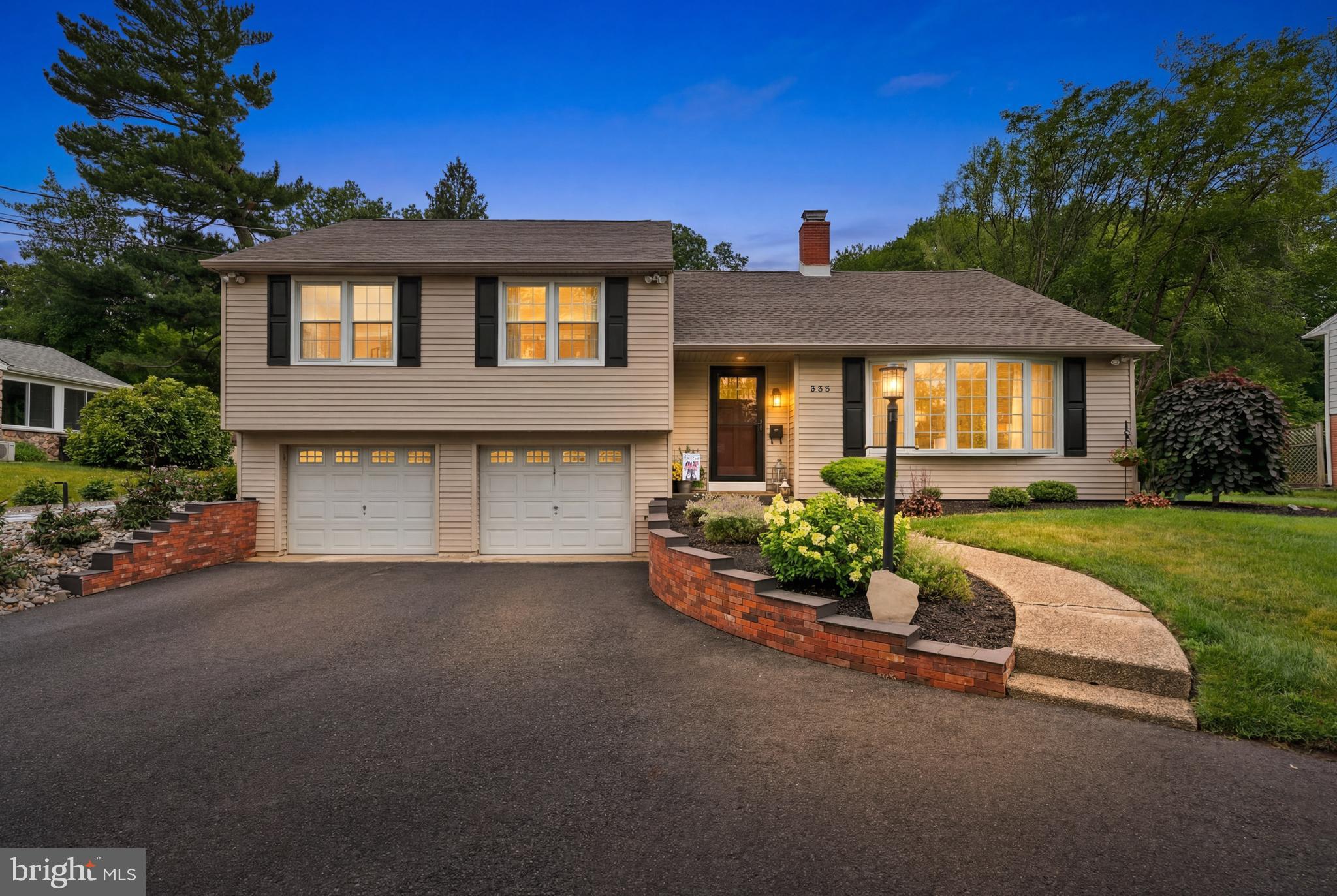 333 HUTCHINSON AVENUE