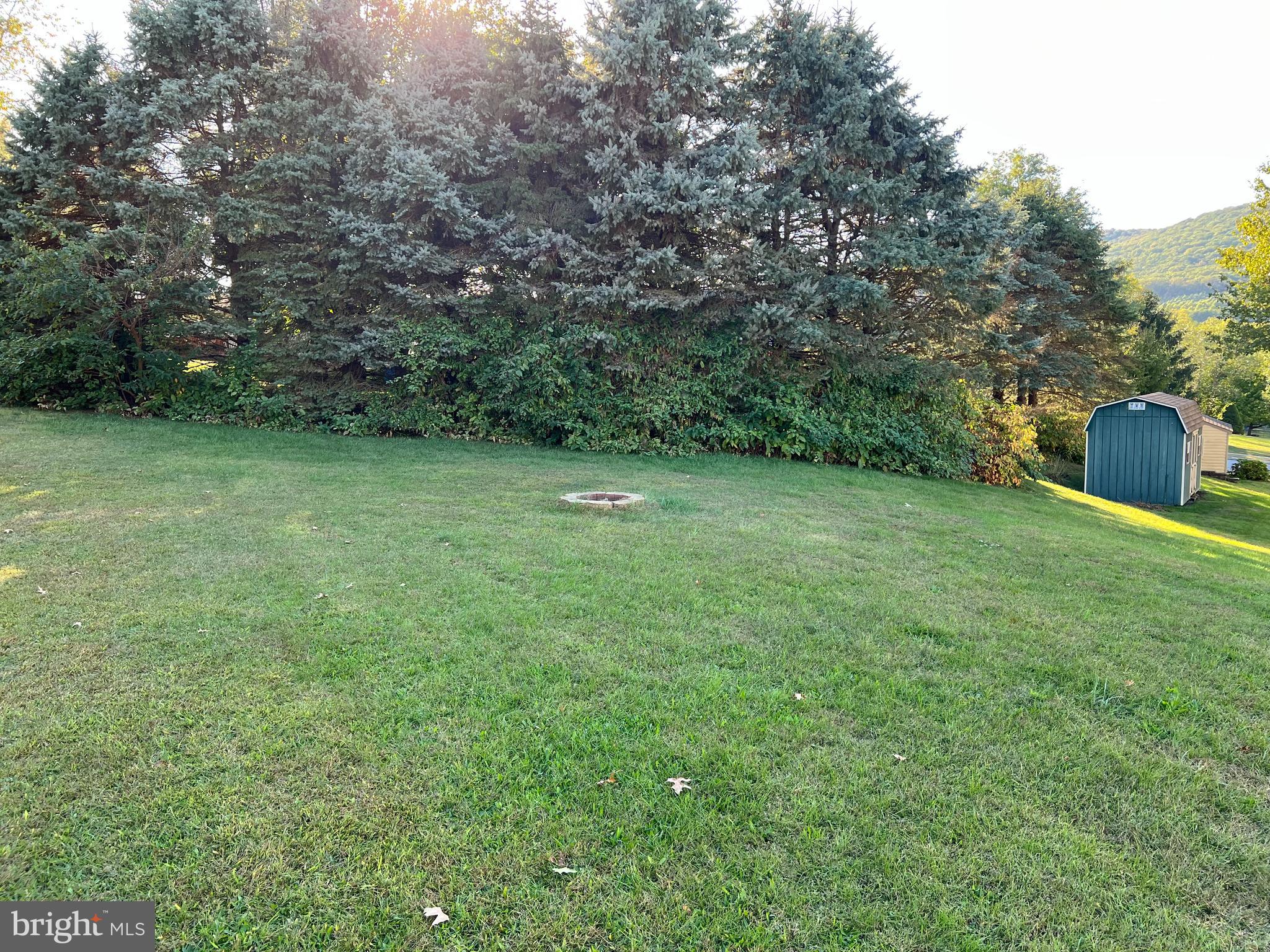 TWIN HILLS - Residential