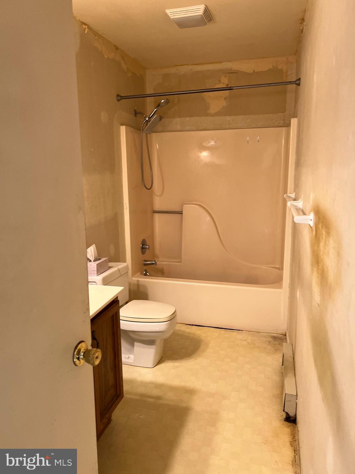 TWIN HILLS - Residential