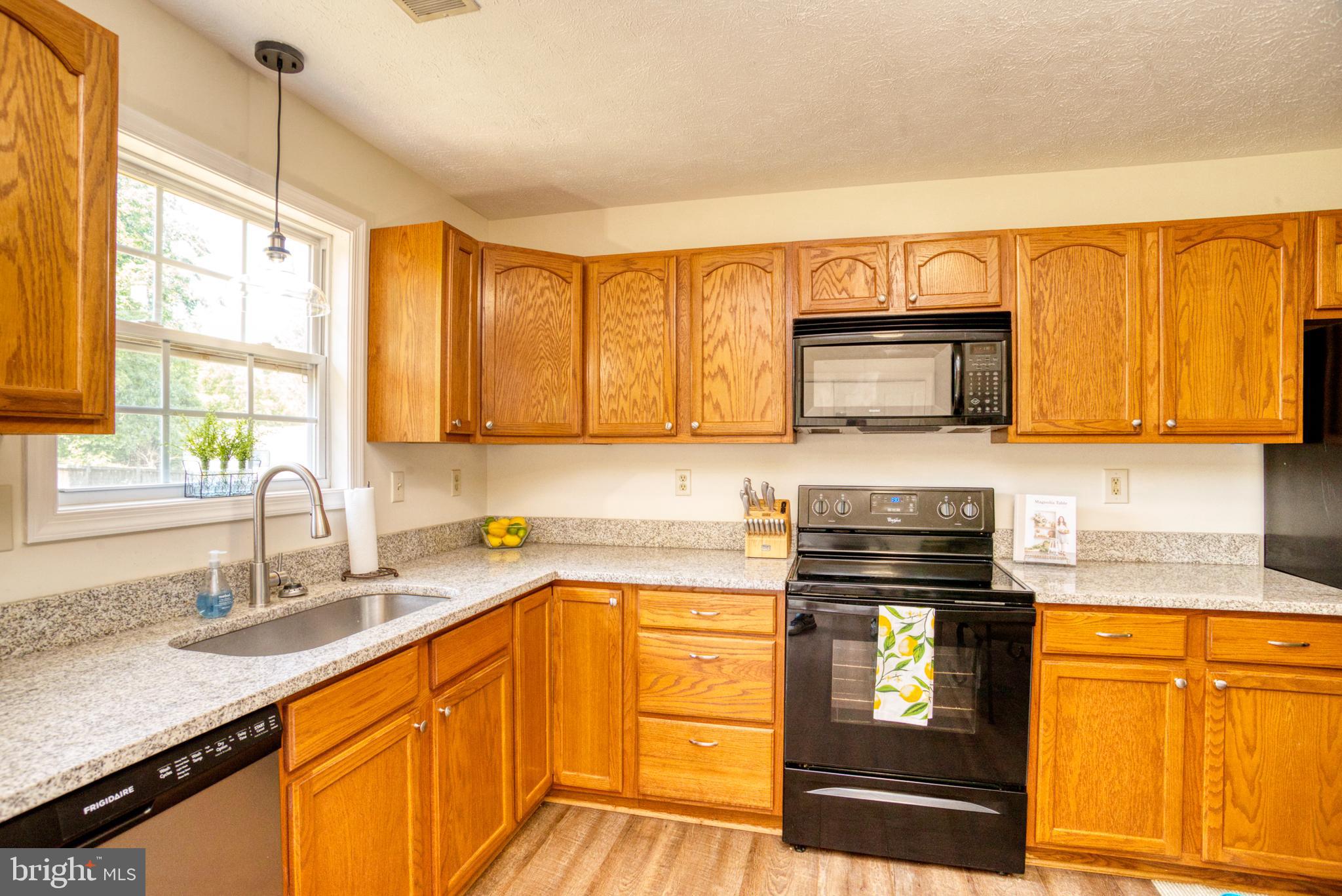 GOLDEN BEACH - Residential