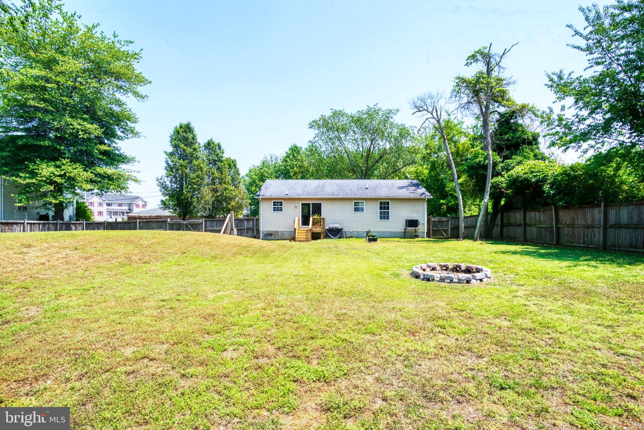 GOLDEN BEACH - Residential