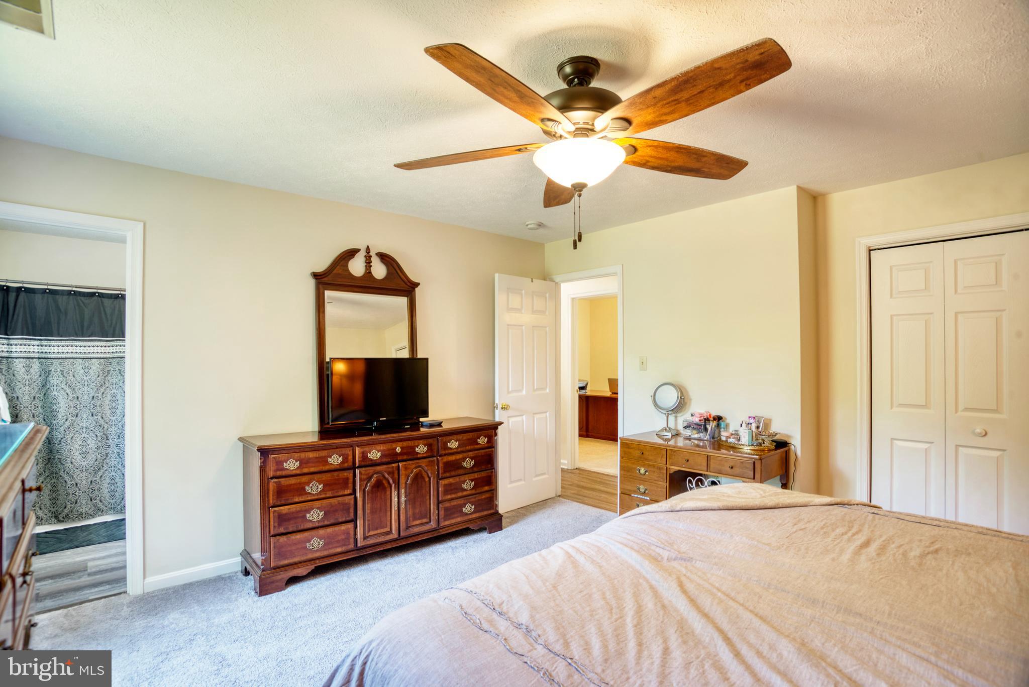 GOLDEN BEACH - Residential