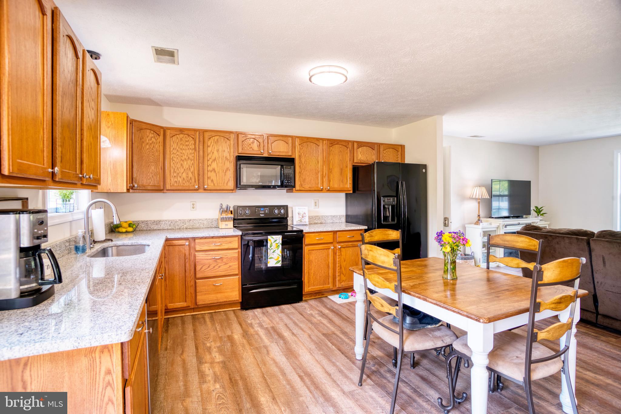 GOLDEN BEACH - Residential