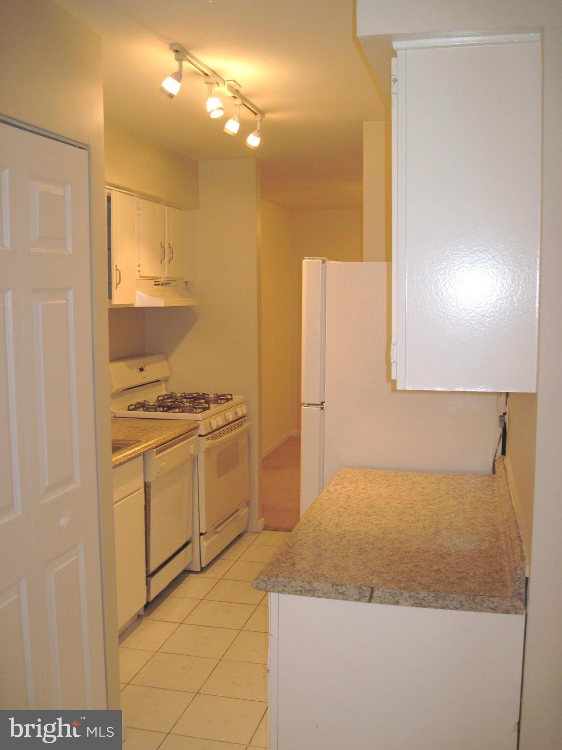 CHESTNUT GROVE - Residential Lease