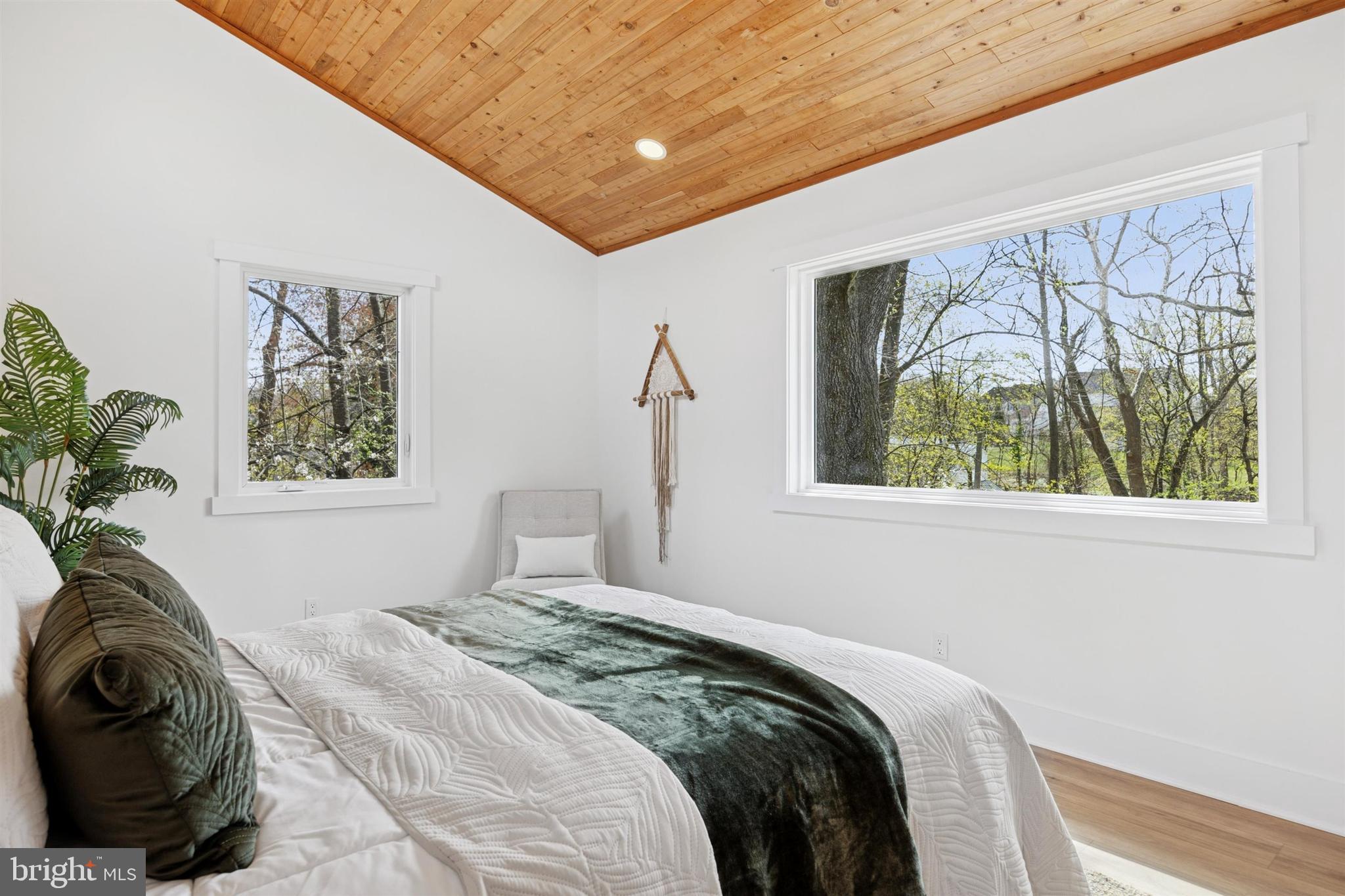 MEADOWS AT VALLEYFRG - Residential