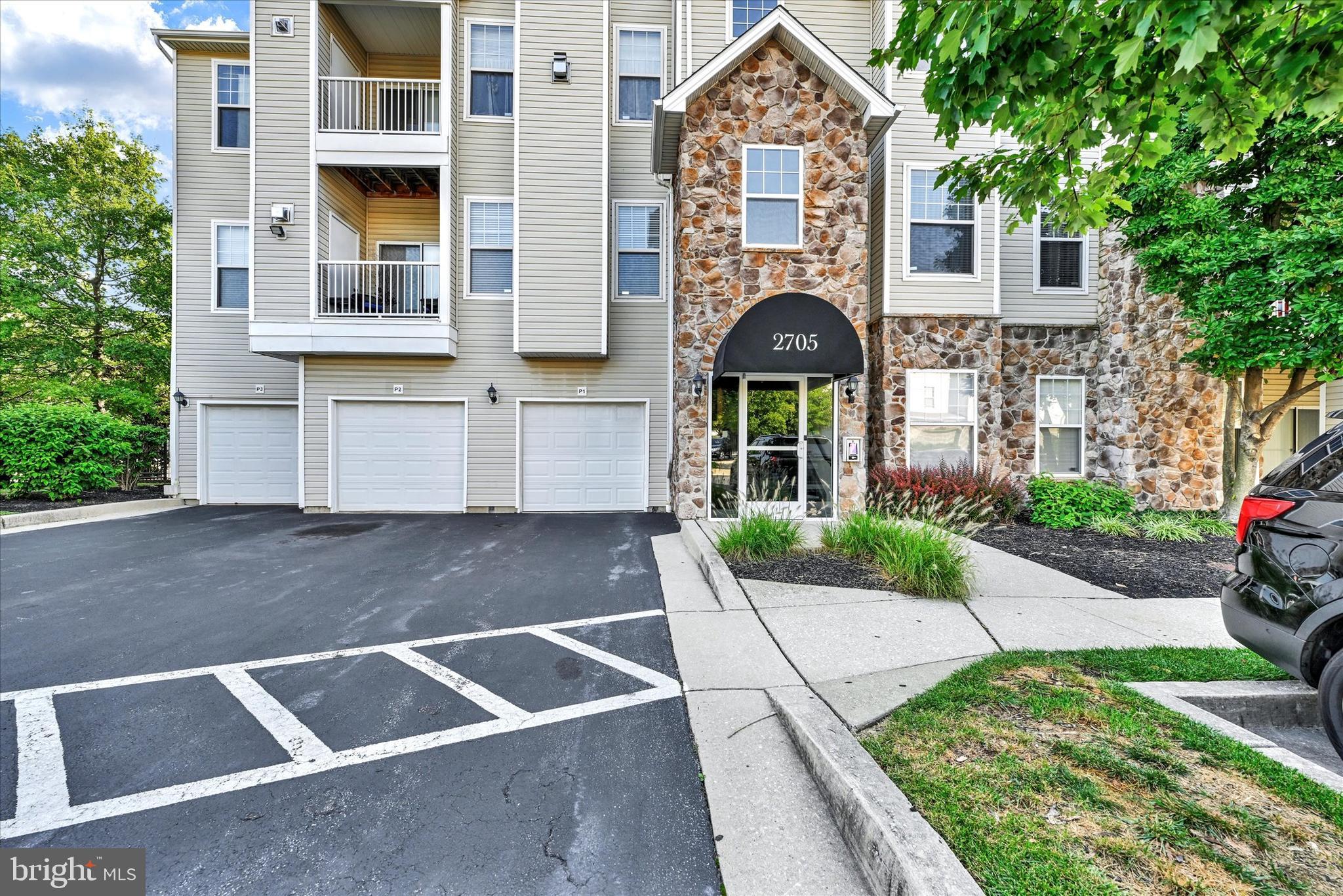 WINDSOR CREST CONDOMINIUMS - Residential