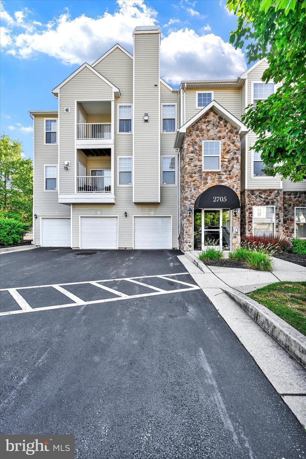 WINDSOR CREST CONDOMINIUMS - Residential