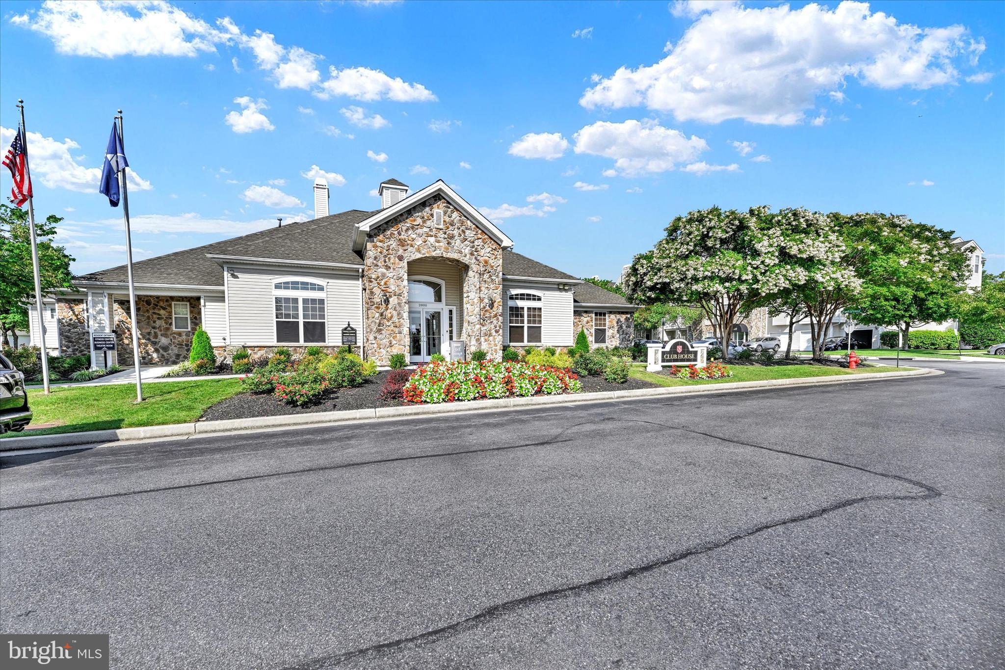 WINDSOR CREST CONDOMINIUMS - Residential