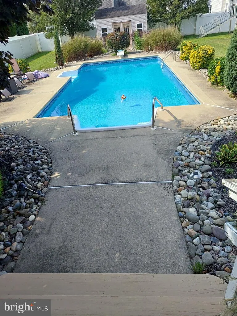 Williamstown, New Jersey 08094, United States, 3 Bedrooms Bedrooms, ,4 BathroomsBathrooms,Residential,Contingent,89190