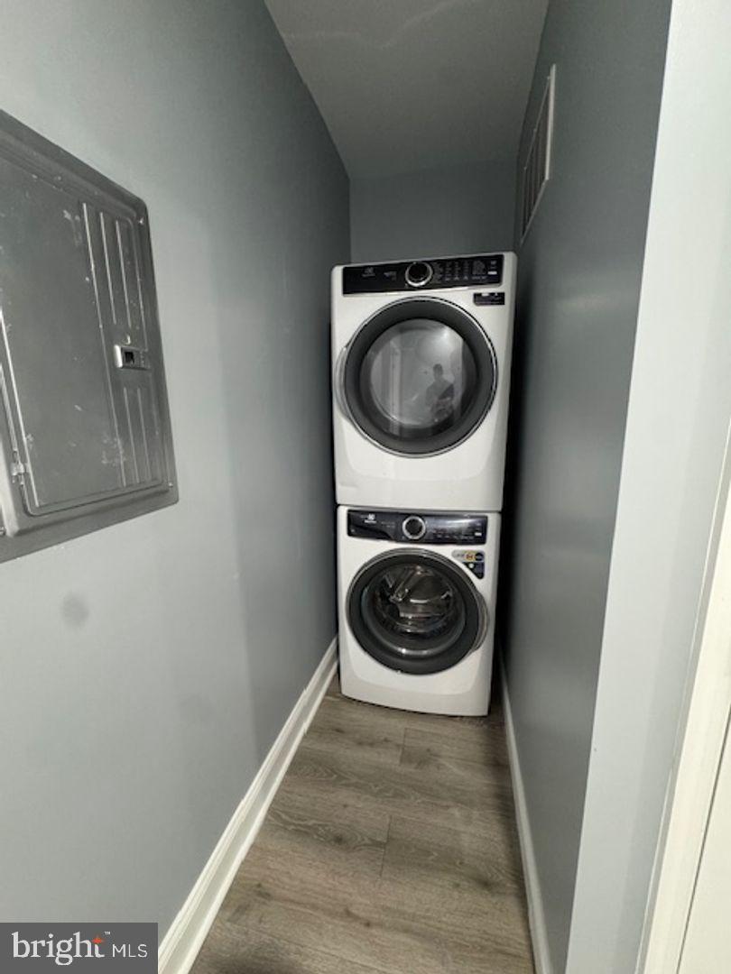 OVERBROOK - Residential Lease