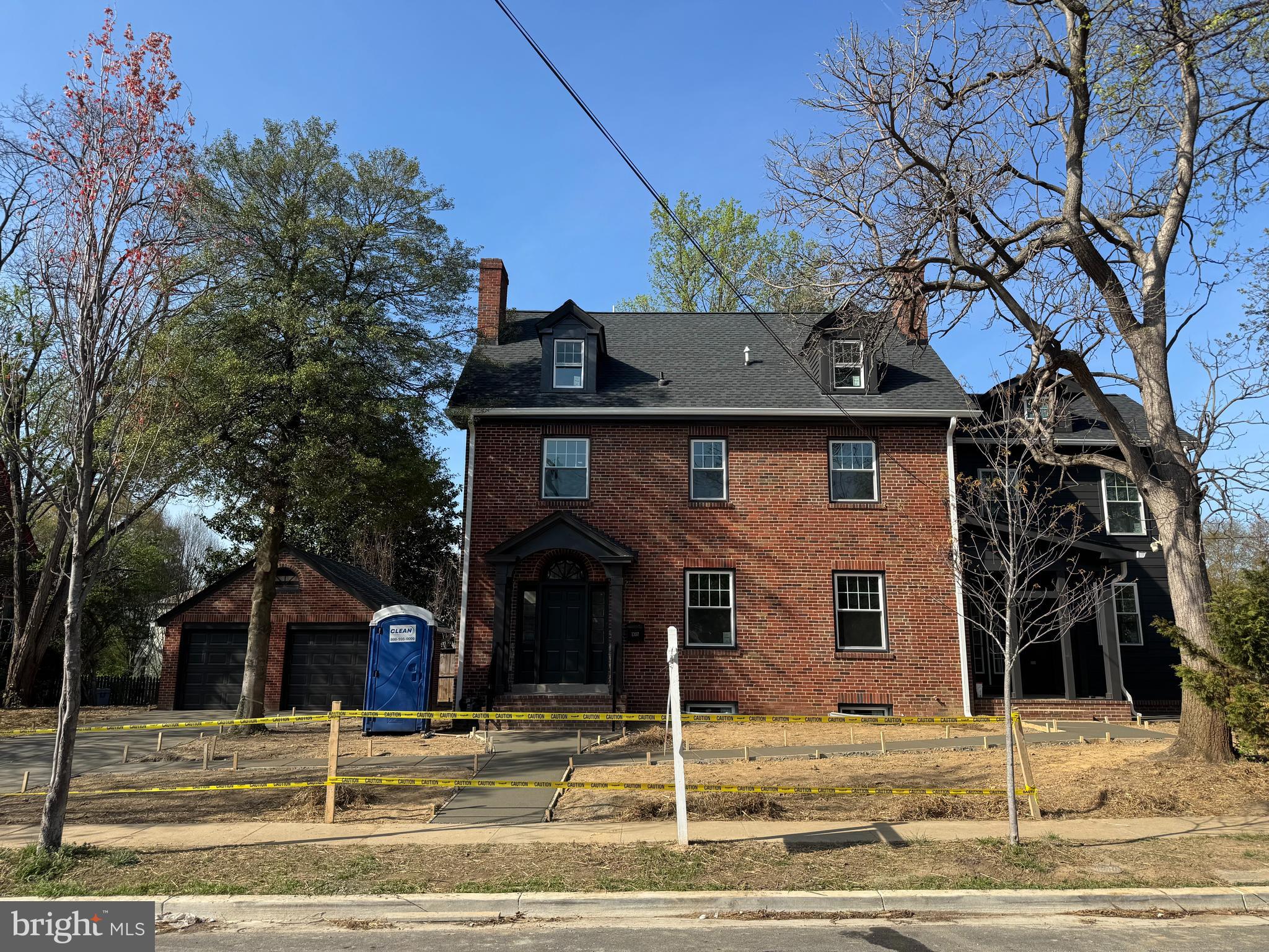 ARLINGTON RIDGE - Residential