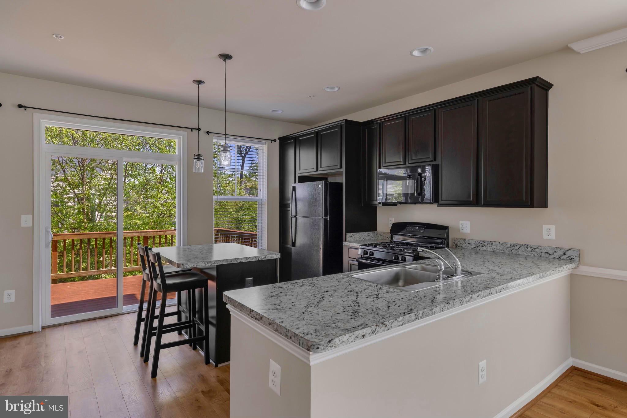 OAKVIEW VILLAGE - Residential