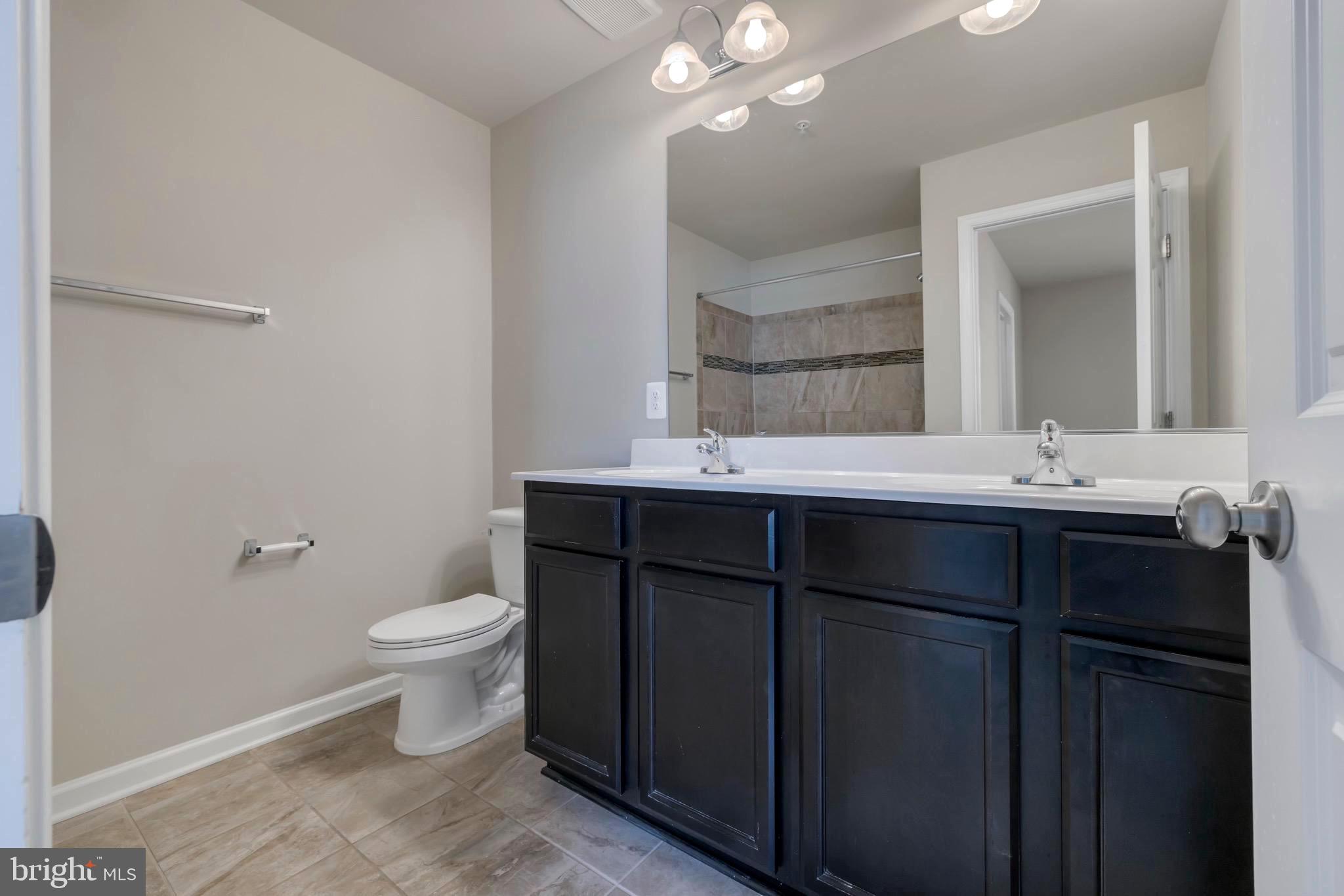 OAKVIEW VILLAGE - Residential