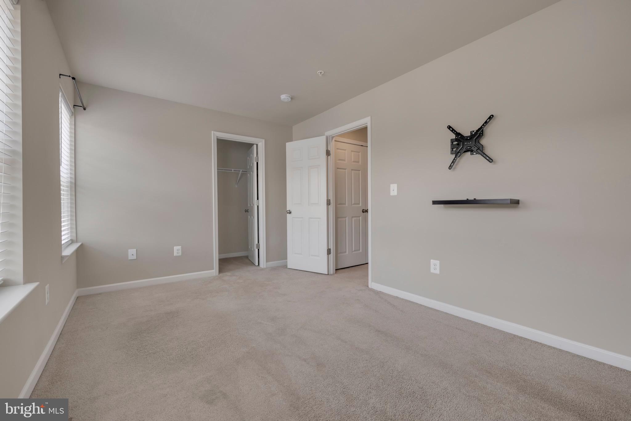 OAKVIEW VILLAGE - Residential