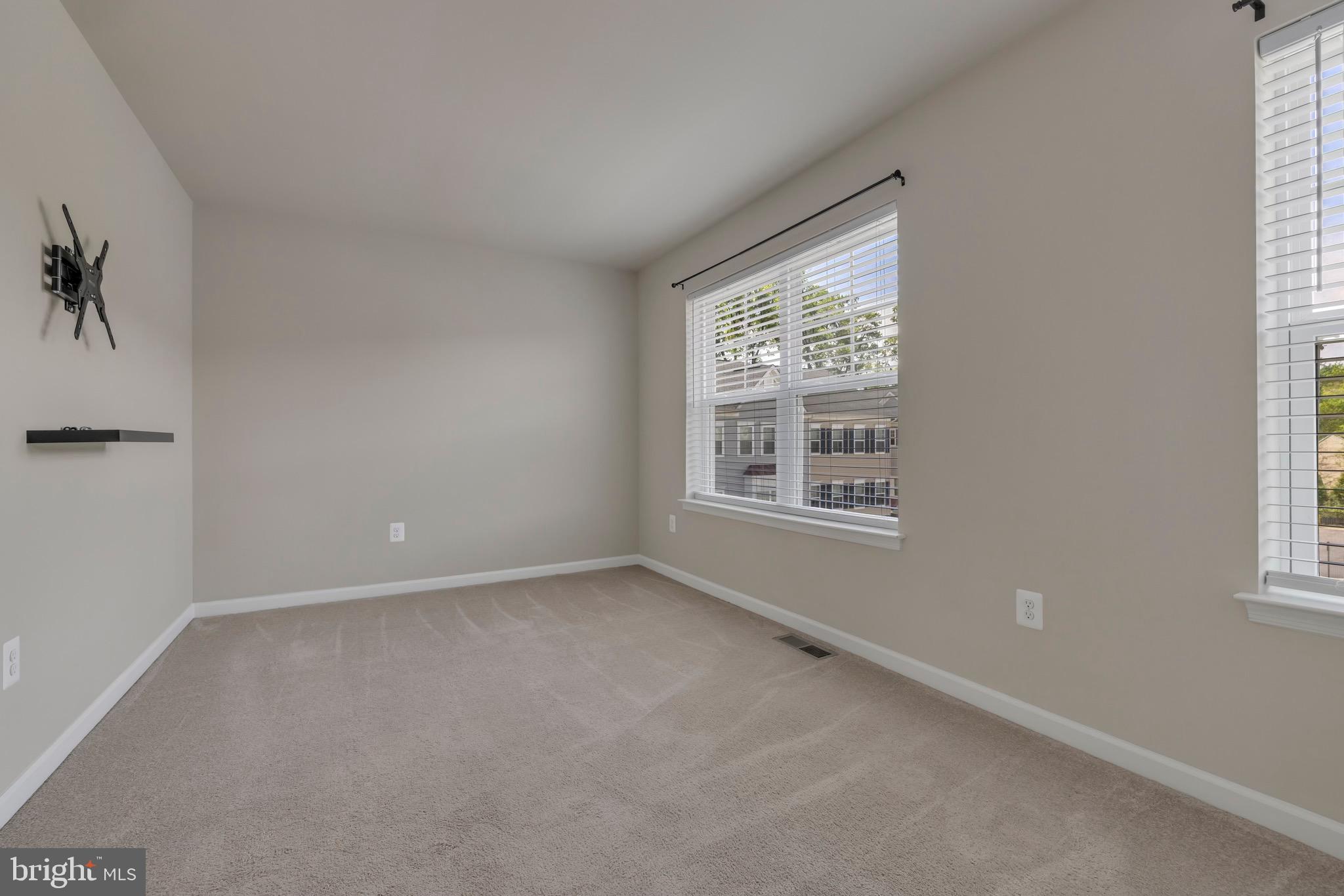 OAKVIEW VILLAGE - Residential