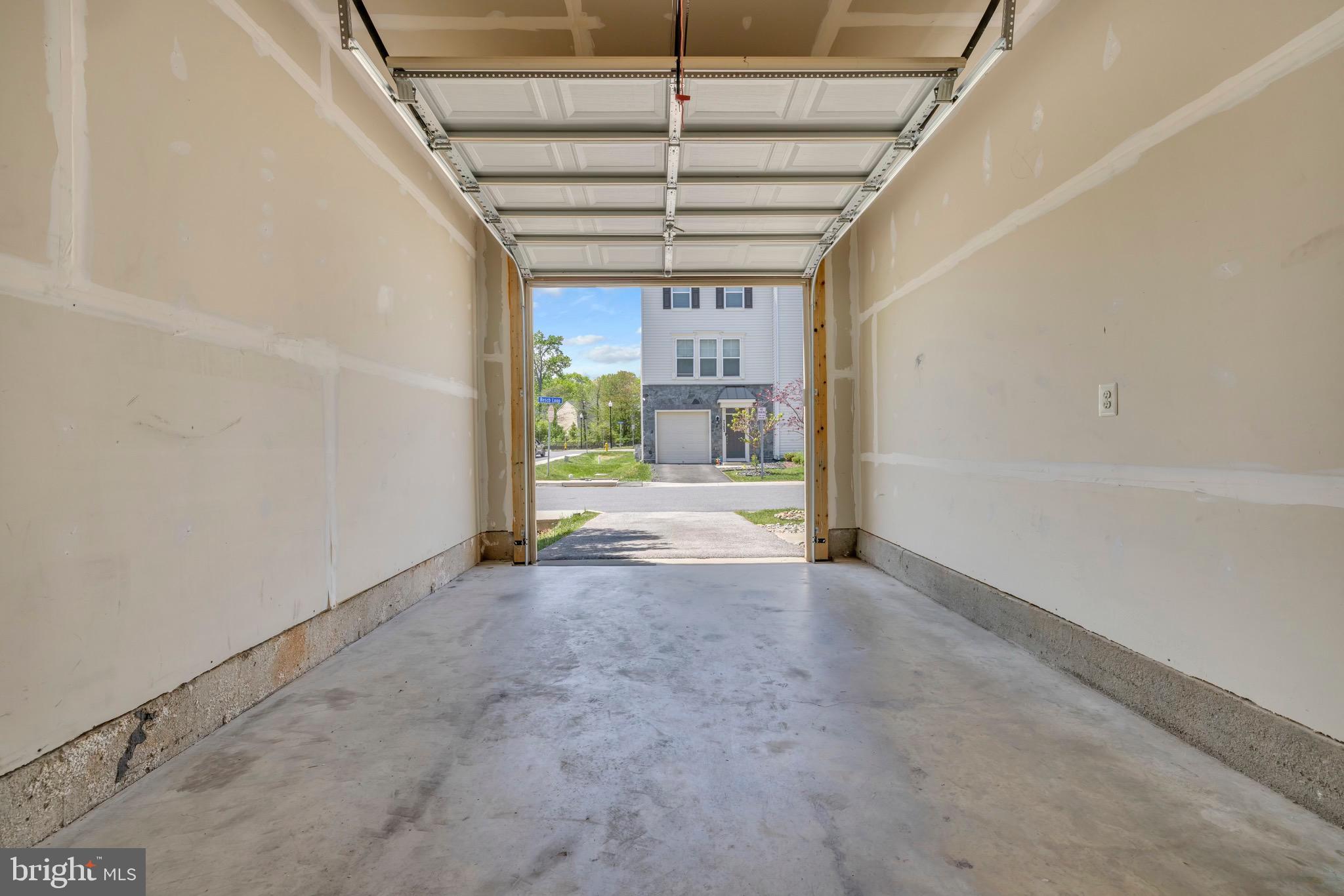 OAKVIEW VILLAGE - Residential