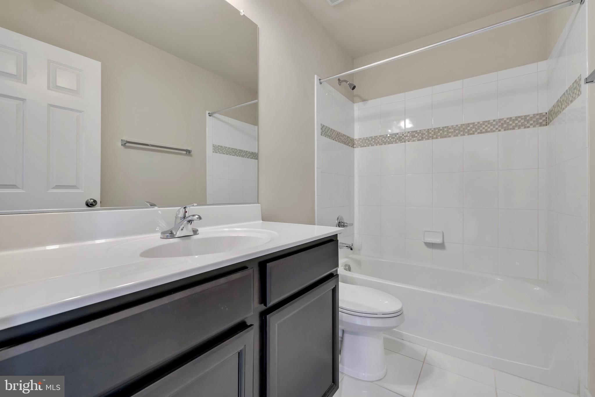 OAKVIEW VILLAGE - Residential