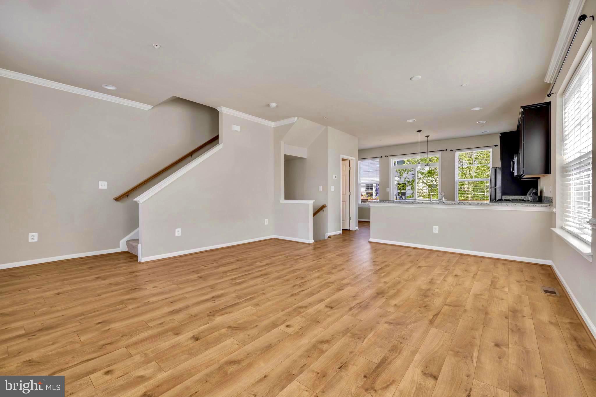 OAKVIEW VILLAGE - Residential