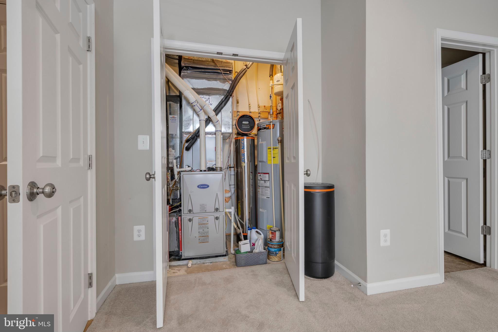 OAKVIEW VILLAGE - Residential