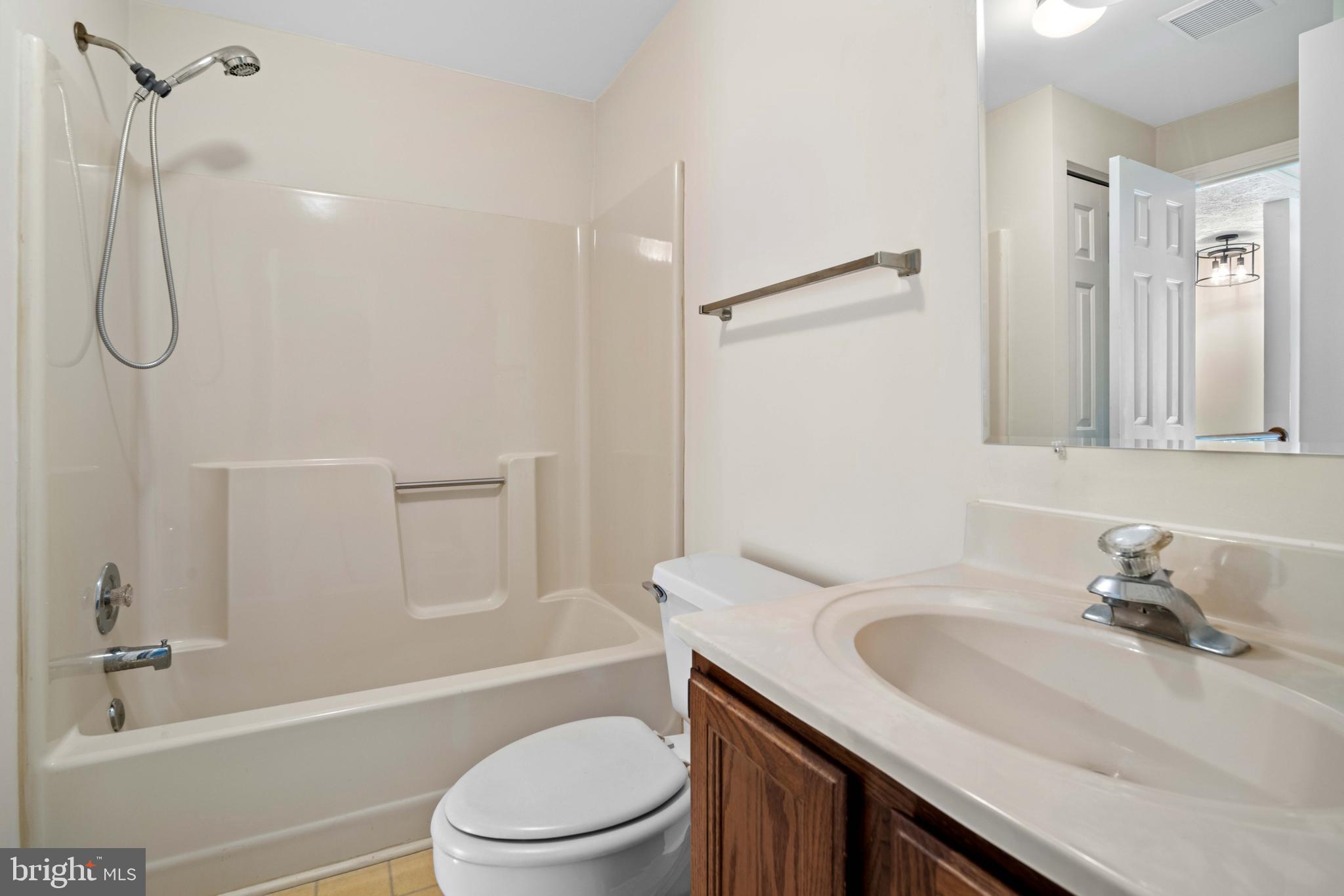 HUNTING QUARTERS - Residential