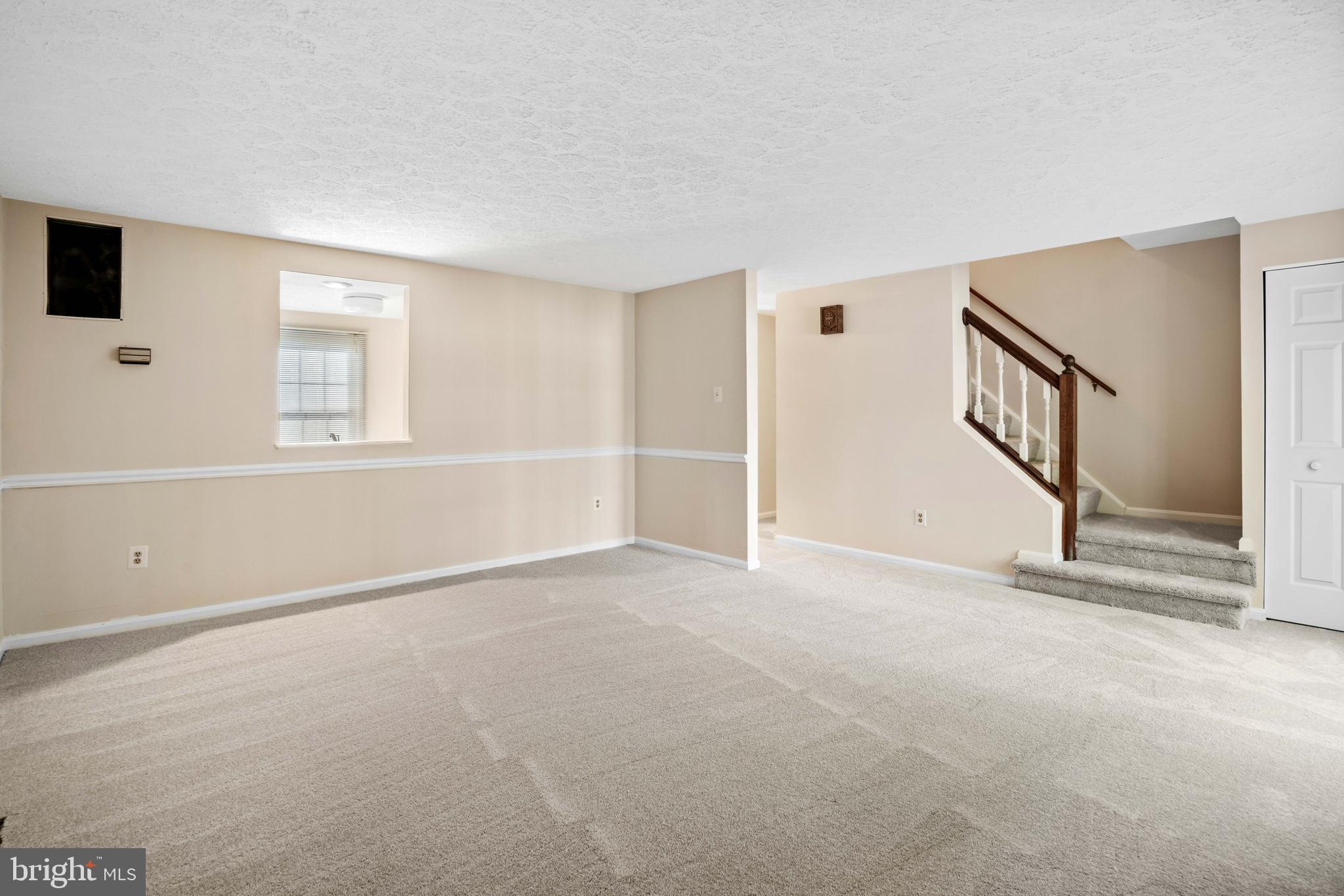 HUNTING QUARTERS - Residential