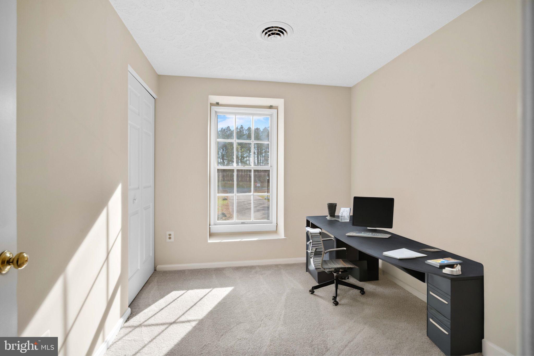 HUNTING QUARTERS - Residential