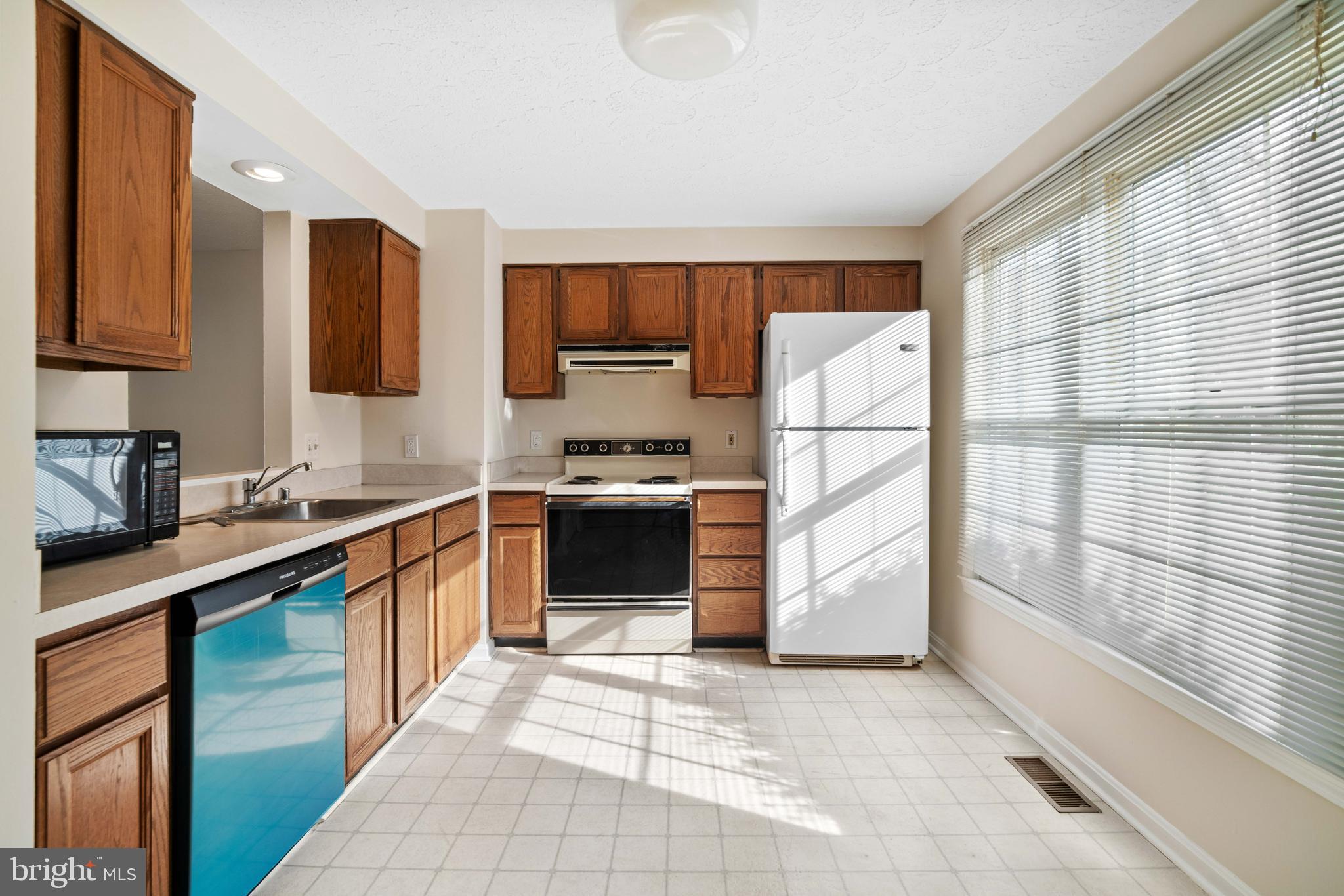 HUNTING QUARTERS - Residential