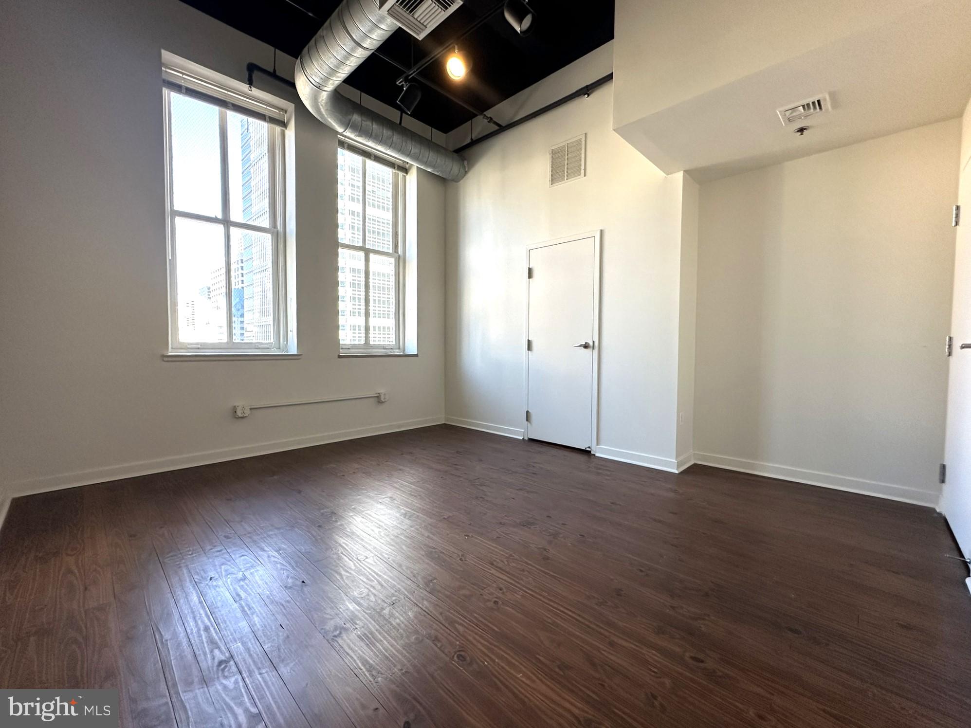 CENTER CITY - Residential Lease