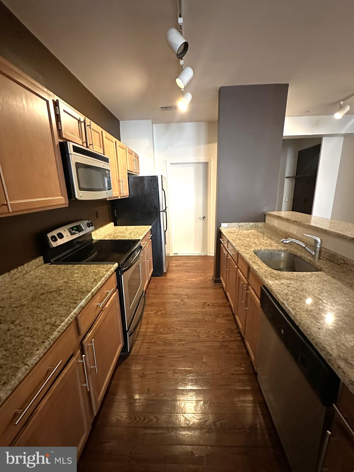 CENTER CITY - Residential Lease