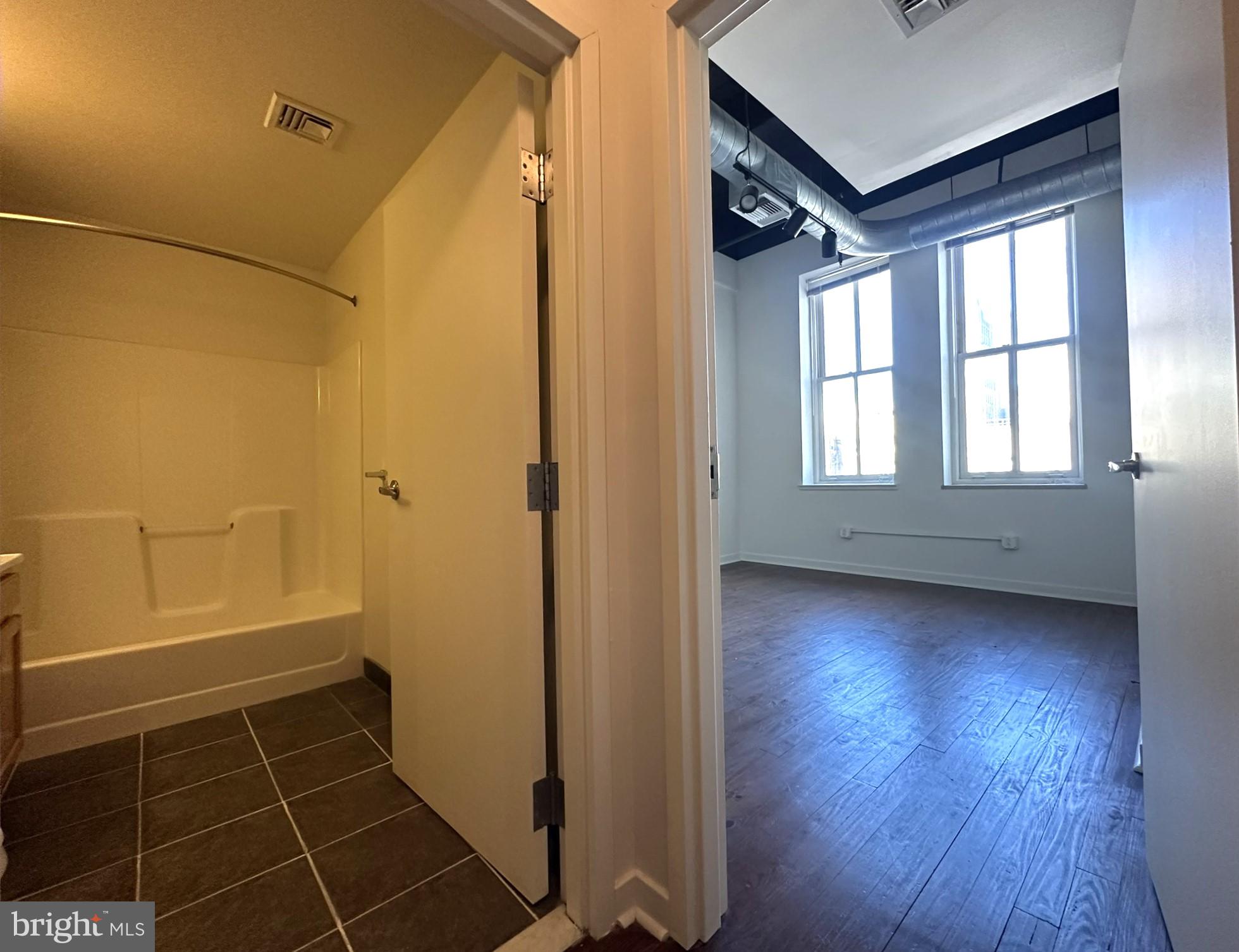CENTER CITY - Residential Lease