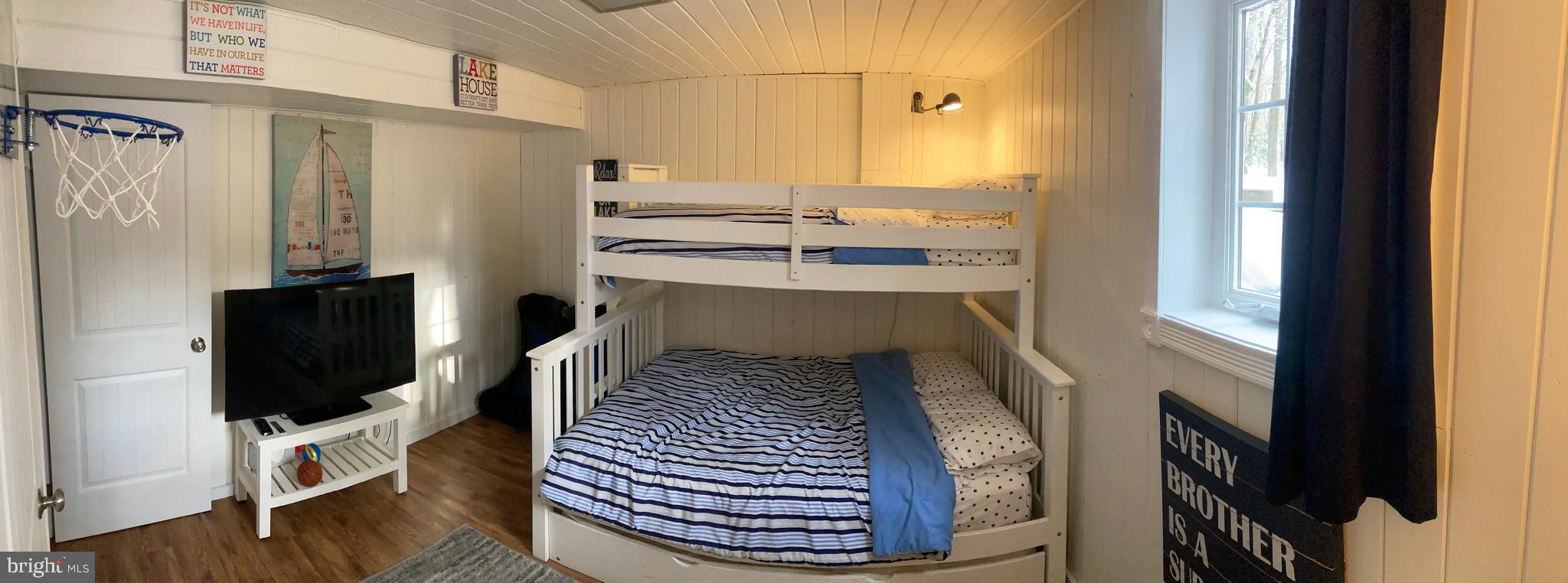 THOUSAND ACRES - Residential