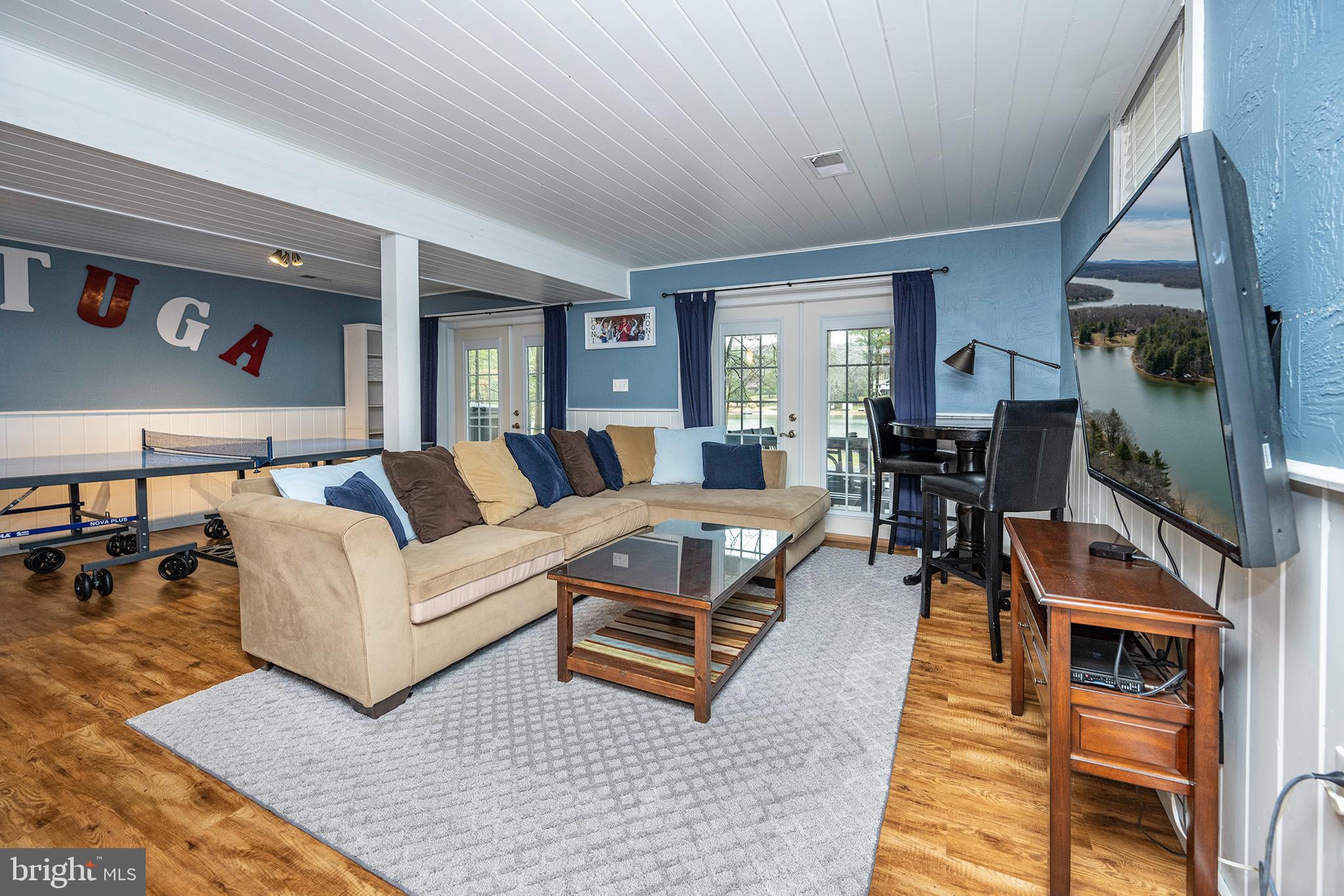 THOUSAND ACRES - Residential