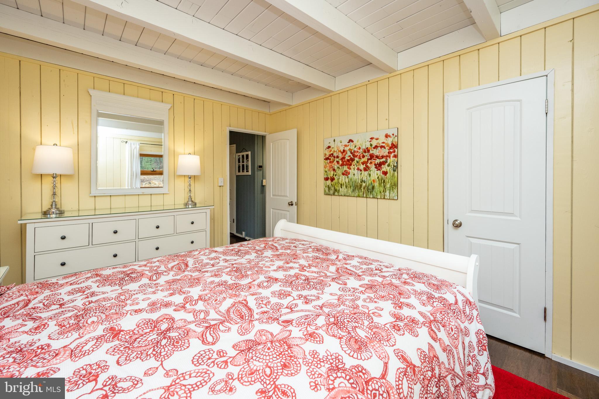 THOUSAND ACRES - Residential