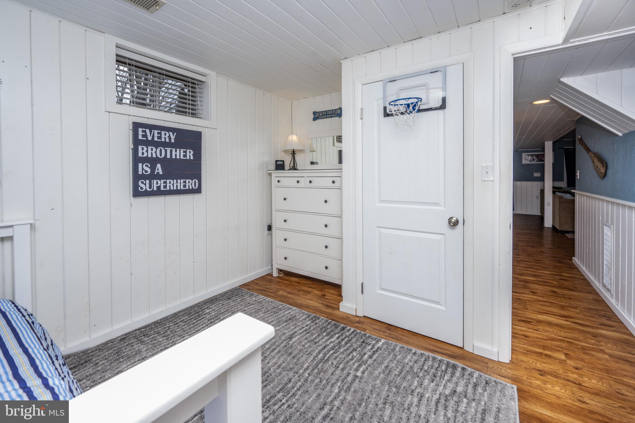 THOUSAND ACRES - Residential