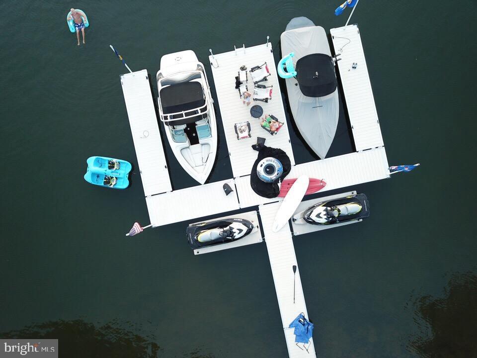 THOUSAND ACRES - Residential