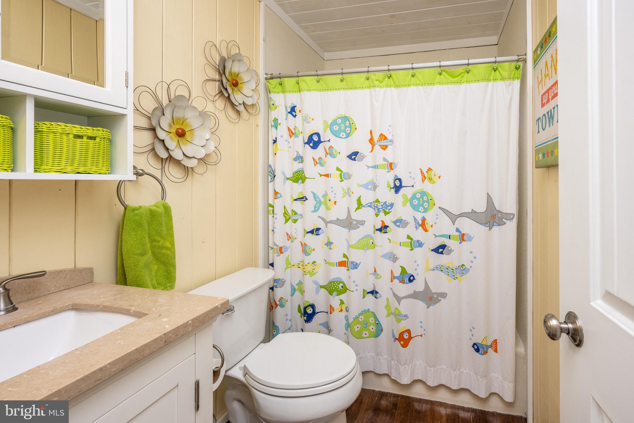 THOUSAND ACRES - Residential