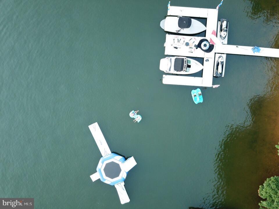 THOUSAND ACRES - Residential