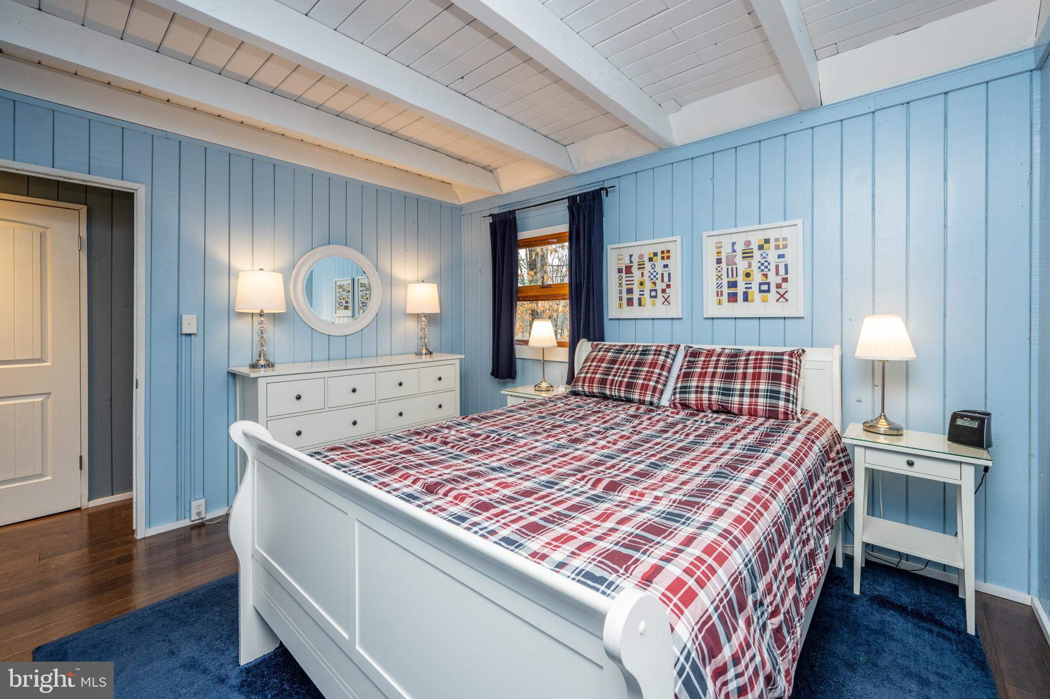 THOUSAND ACRES - Residential