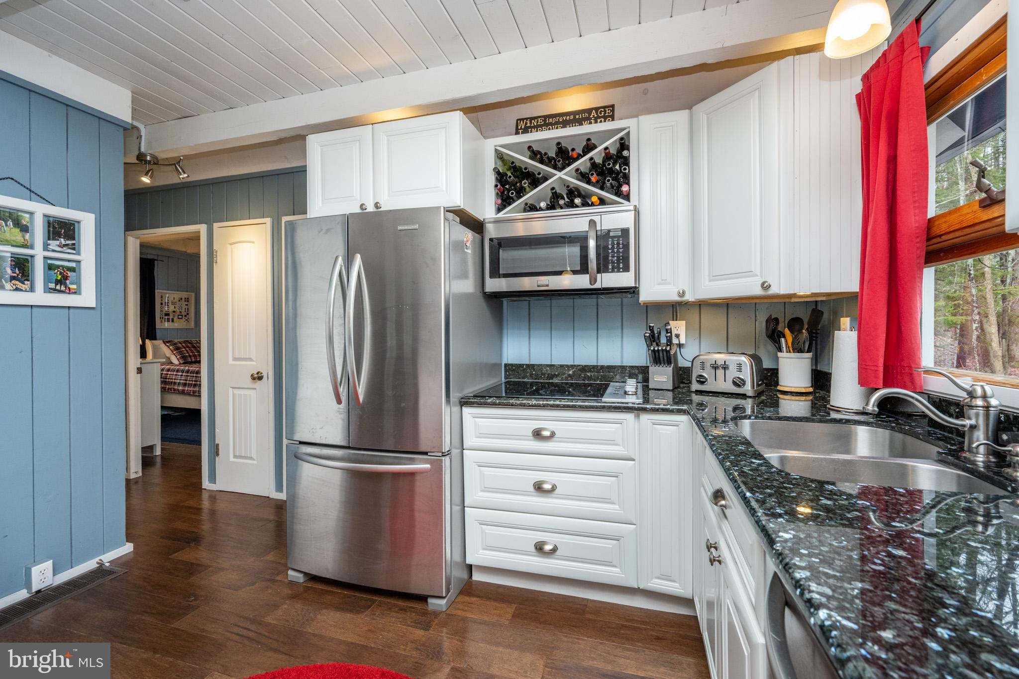 THOUSAND ACRES - Residential