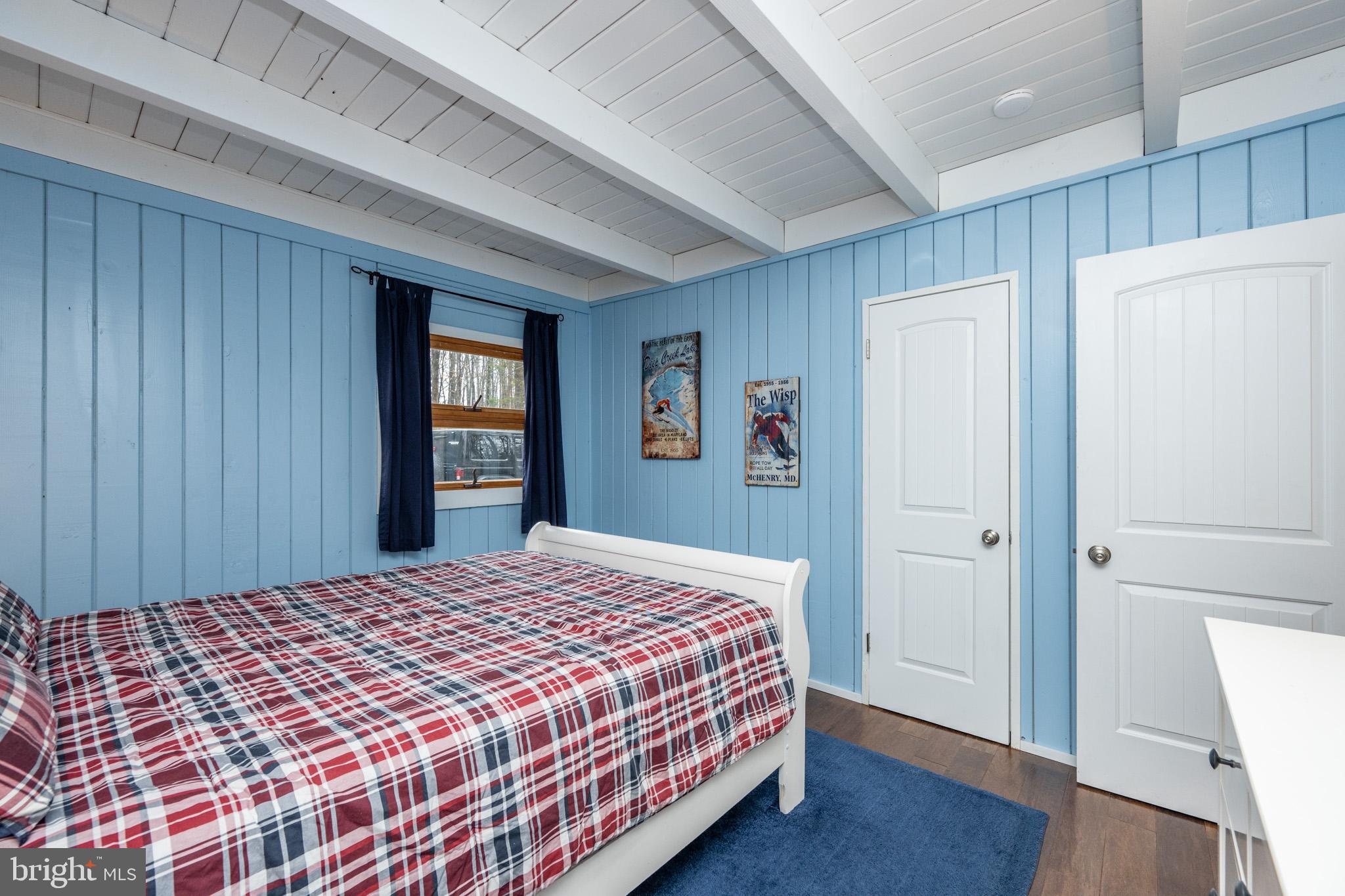 THOUSAND ACRES - Residential