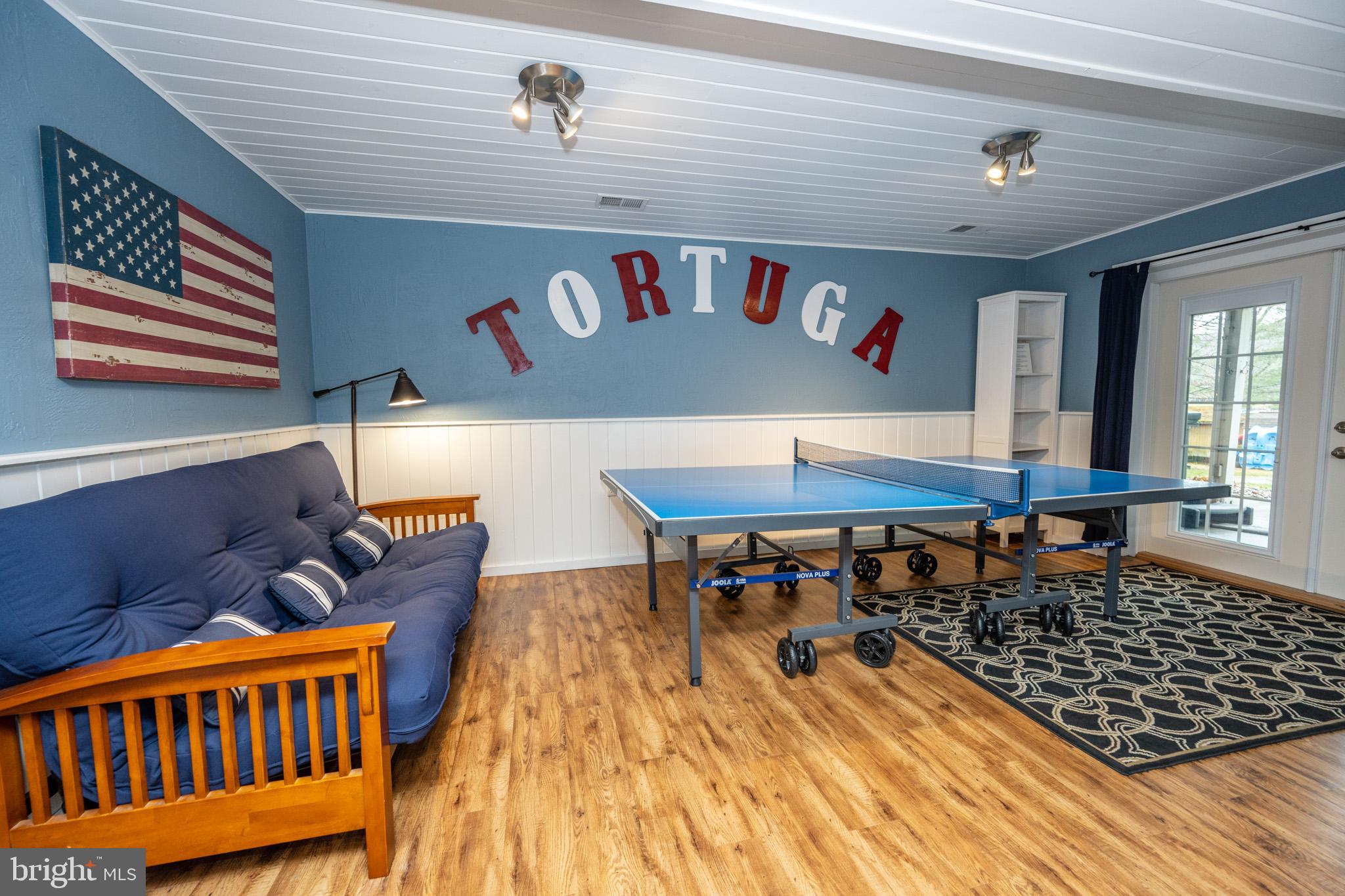 THOUSAND ACRES - Residential