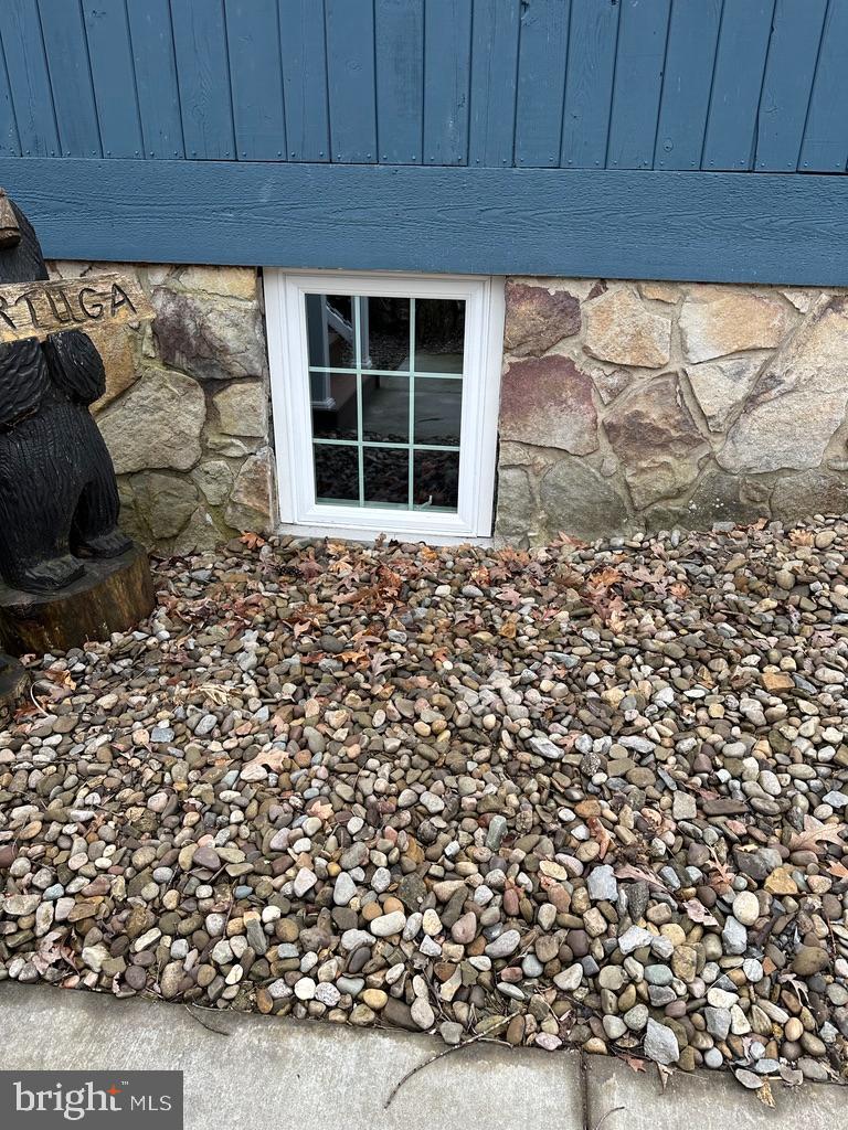 THOUSAND ACRES - Residential