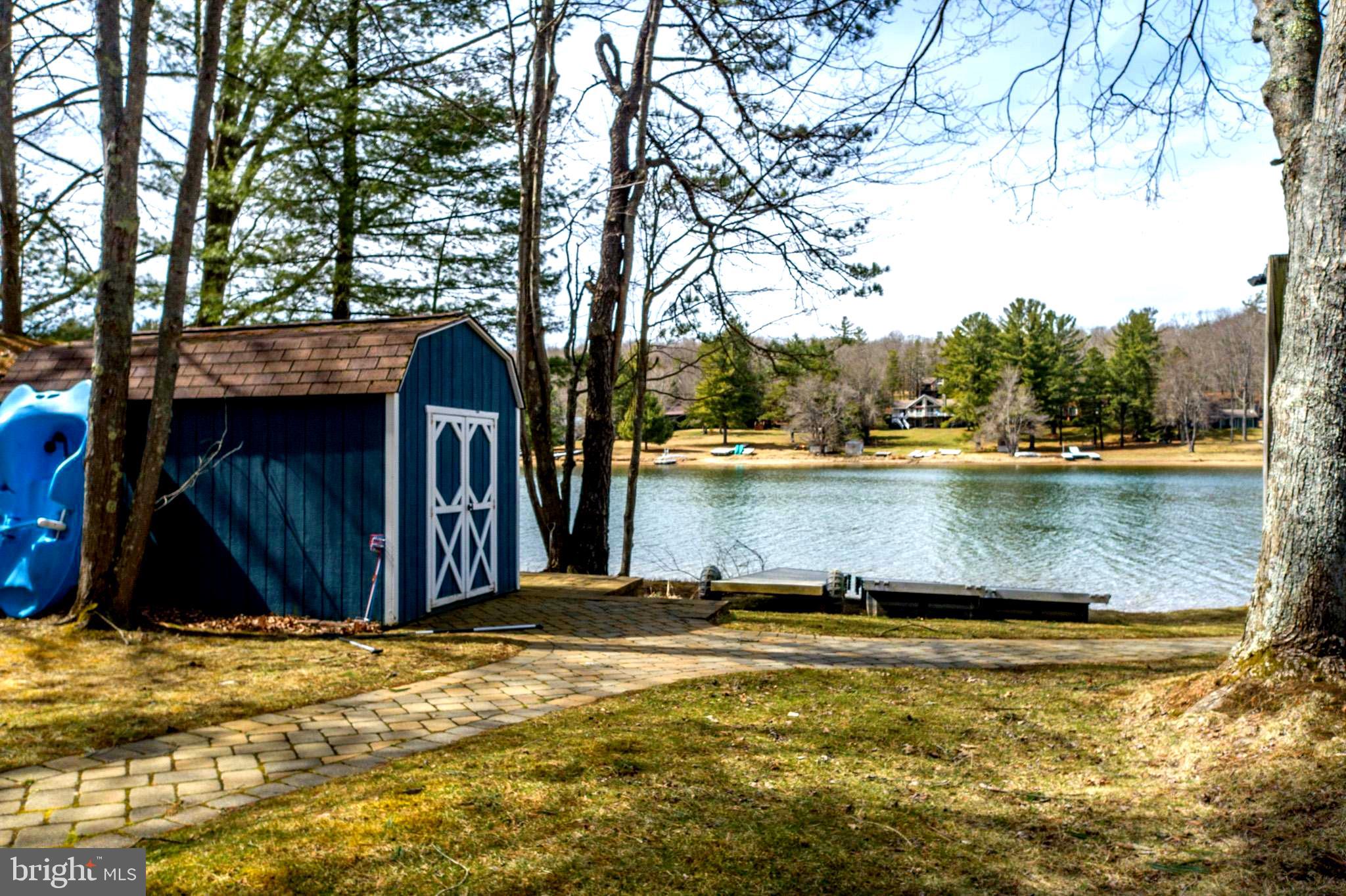 THOUSAND ACRES - Residential