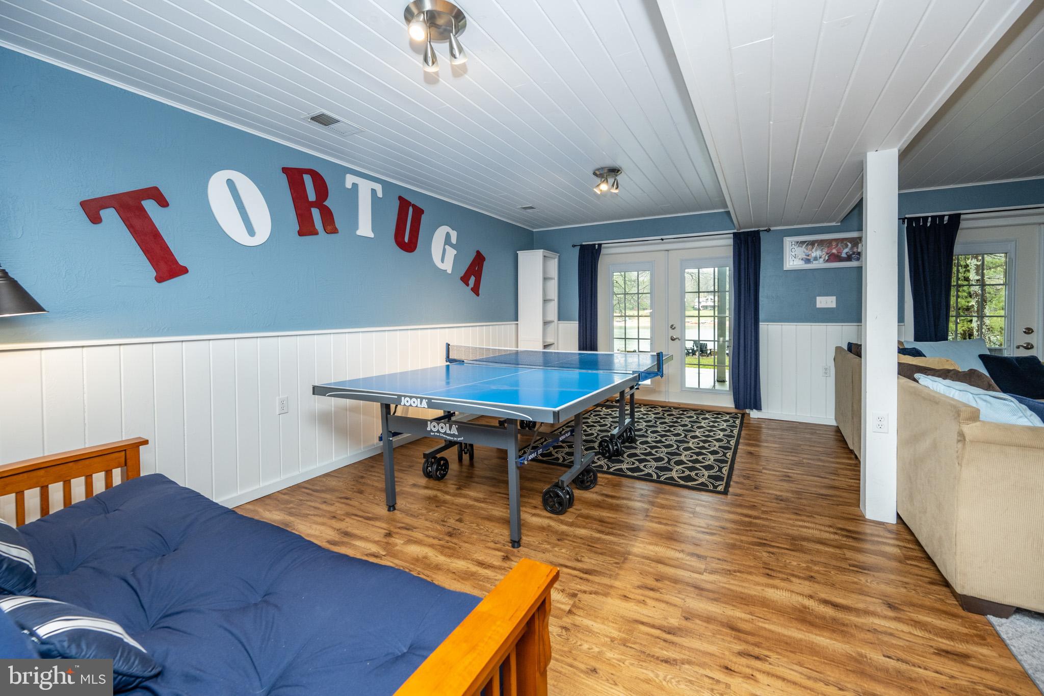 THOUSAND ACRES - Residential